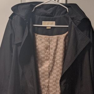Michael Kors Med length trench coat